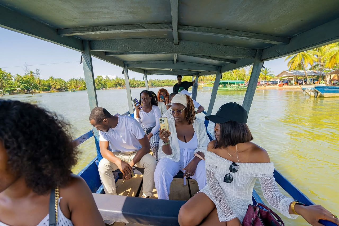 Sortie en pirogue avec Le Séjour Parfait